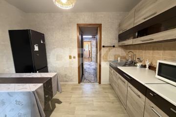 Фото №1: 3-комнатная квартира 68 м², 1/5 эт. - Кореновск, мкр. 2-й квартал, ул. Фрунзе, 31