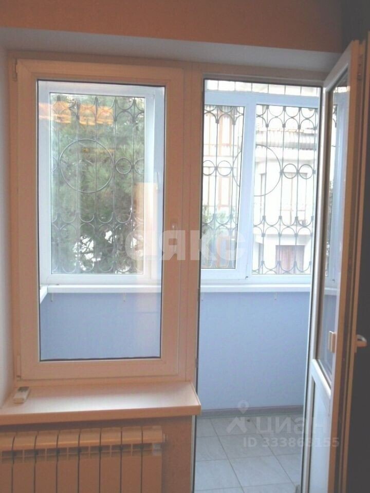 Фото №4: 2-комнатная квартира 56&nbsp;м², 2/4&nbsp;эт. - Геленджик, ул. Октябрьская, 43А