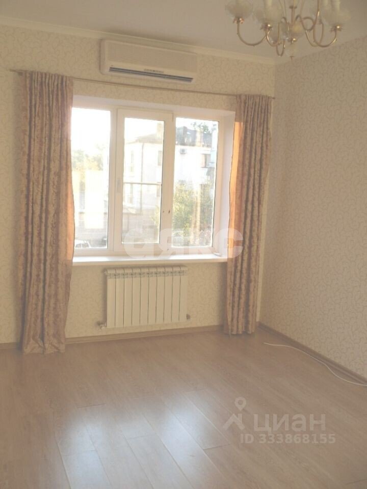 Фото №2: 2-комнатная квартира 56&nbsp;м², 2/4&nbsp;эт. - Геленджик, ул. Октябрьская, 43А