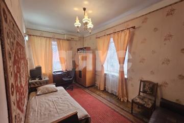 Фото №1: 2-комнатная квартира 52 м², 2/3 эт. - Луганск, р. Ленинский, ул. Карла Маркса, 9