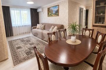Фото №1: 4-комнатная квартира 60 м², 3/5 эт. - Новокубанск, ул. Нева, 42