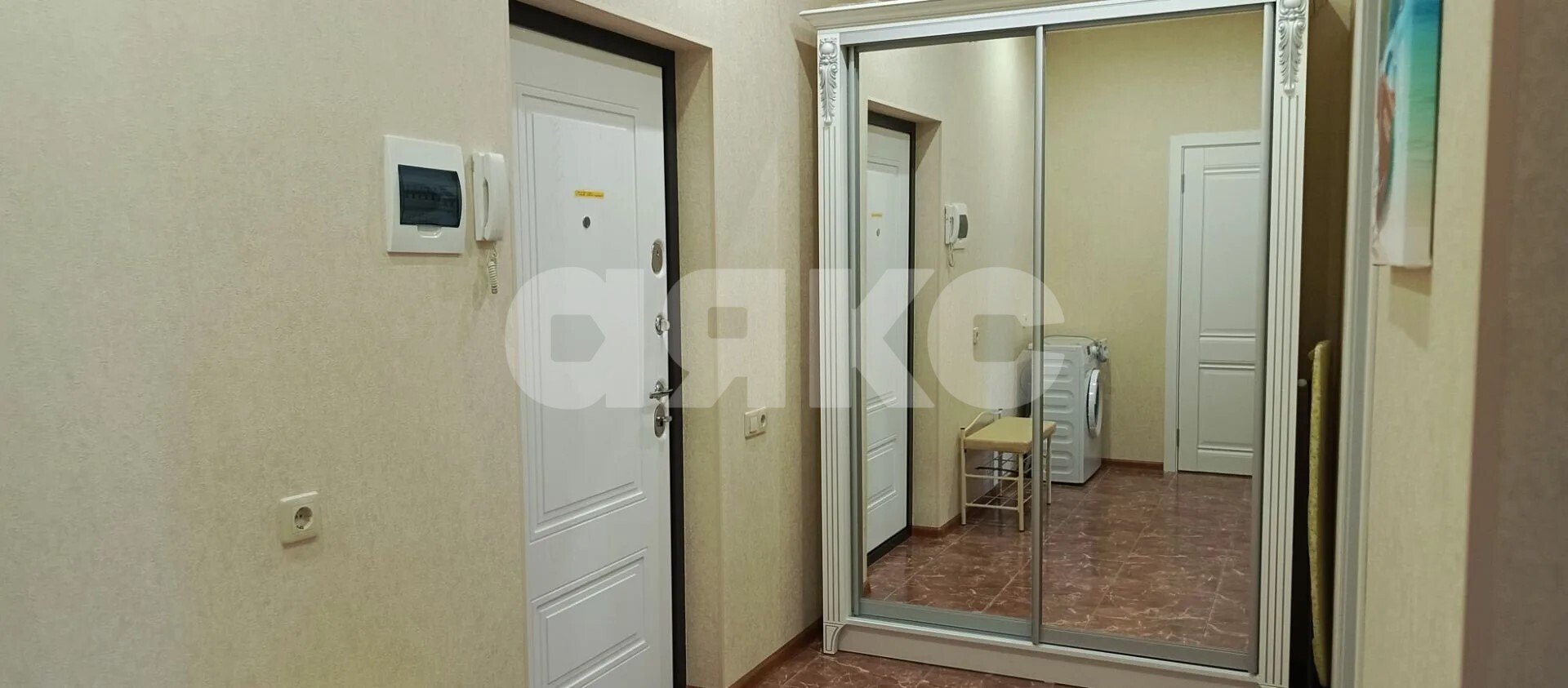 Фото №2: 1-комнатная квартира 50&nbsp;м², 2/7&nbsp;эт. - Геленджик, мкр. 5-й, ул. Островского, 67Д
