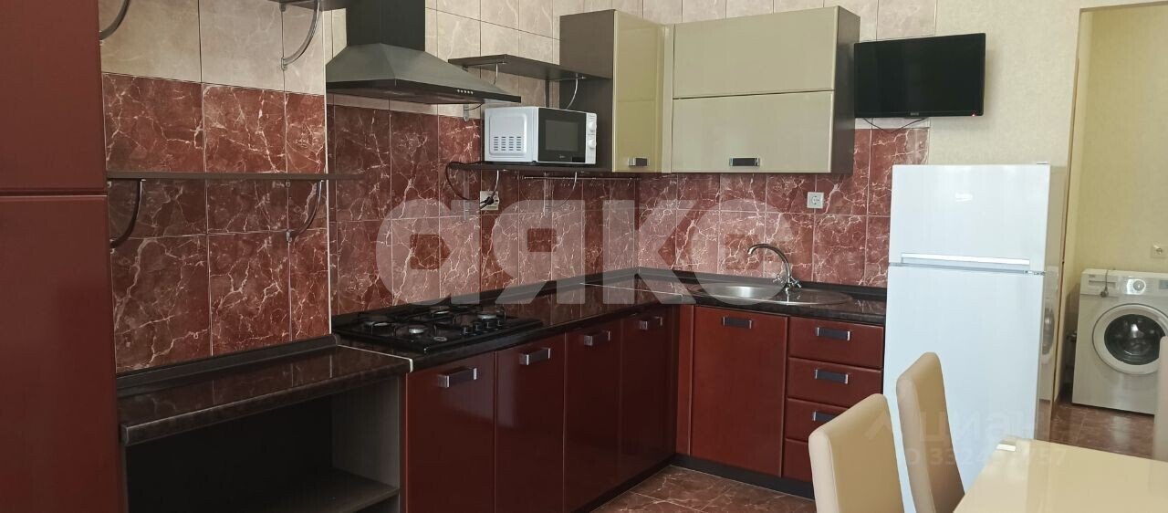 Фото №8: 1-комнатная квартира 50&nbsp;м², 2/7&nbsp;эт. - Геленджик, мкр. 5-й, ул. Островского, 67Д