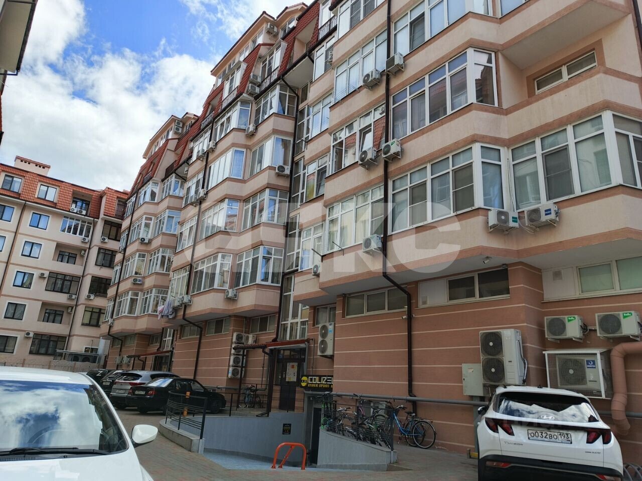 Фото №1: 1-комнатная квартира 50&nbsp;м², 2/7&nbsp;эт. - Геленджик, мкр. 5-й, ул. Островского, 67Д