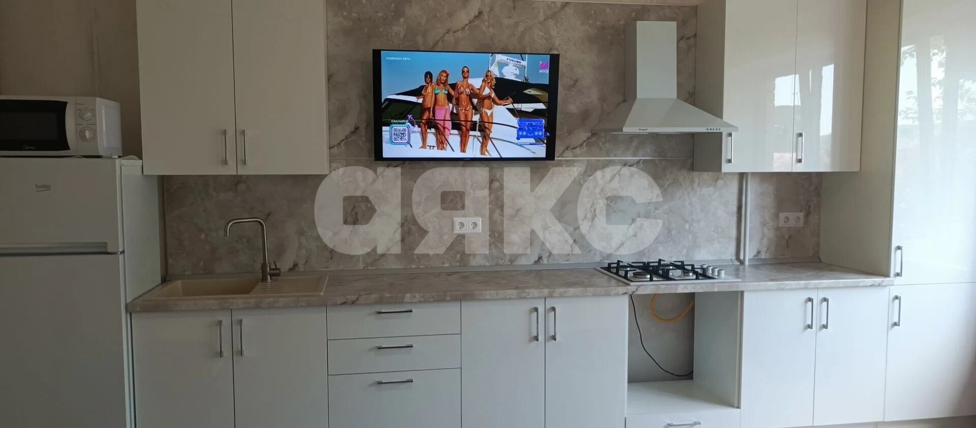 Фото №1: 1-комнатная квартира 50&nbsp;м², 2/7&nbsp;эт. - Геленджик, ул. Розы Люксембург, 56