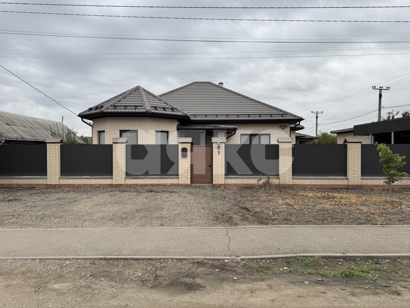 Фото №2: Дом 147&nbsp;м² + 6&nbsp;сот., 1&nbsp;эт. - Кореновск, ул. Сахарова, 2