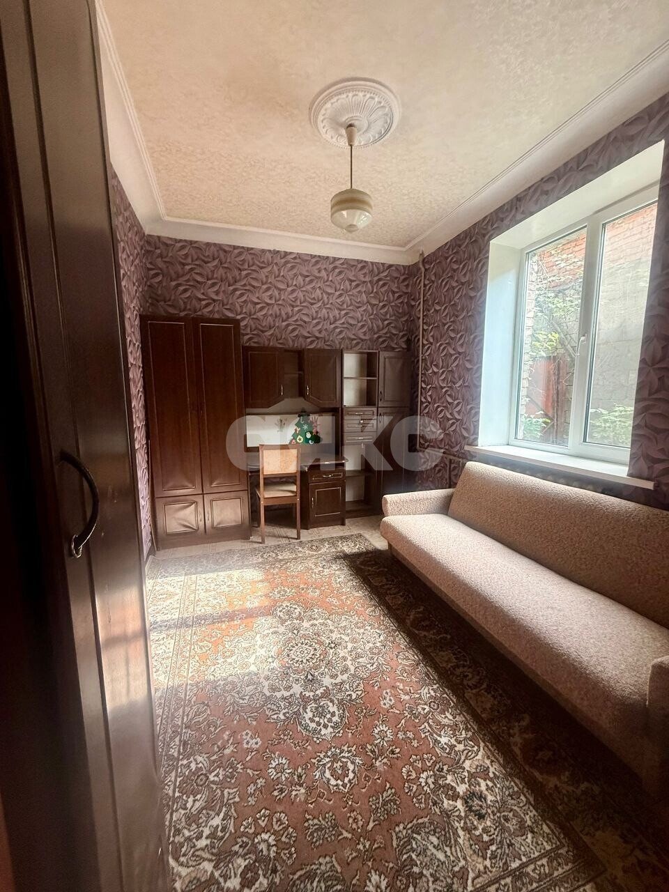 Фото №1: 2-комнатная квартира 44&nbsp;м², 1/3&nbsp;эт. - Луганск, р. Жовтневый, ул. Годуванцева, 4