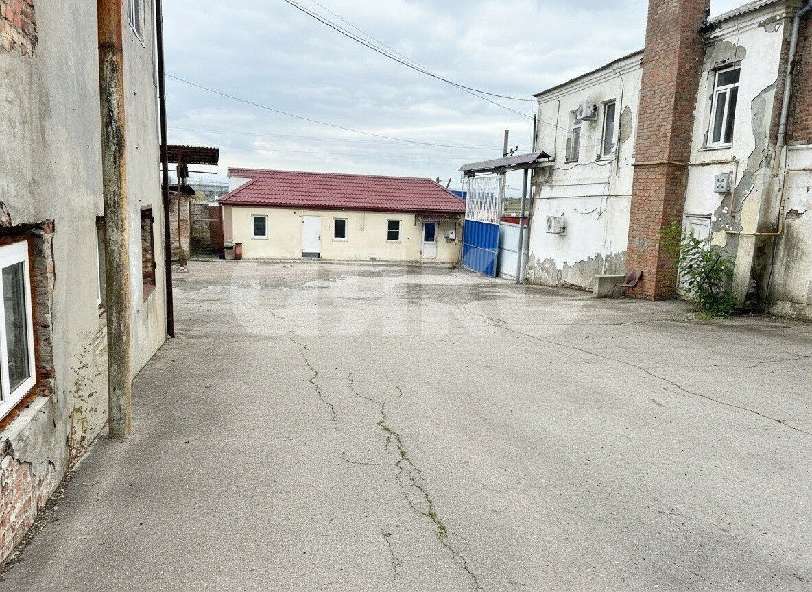 Фото №2: Коммерция 2000&nbsp;м², 1/1&nbsp;эт. - Аксай, ул. Набережная, 197