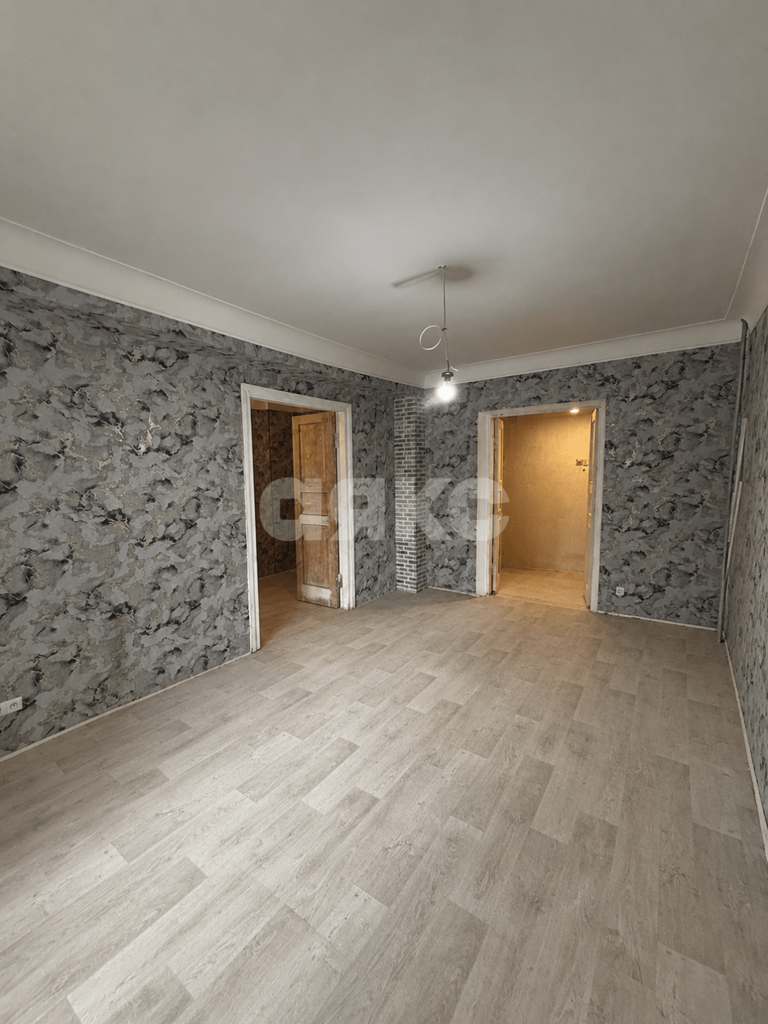 Фото №1: 2-комнатная квартира 56&nbsp;м², 2/3&nbsp;эт. - Луганск, р. Ленинский, ул. Карла Маркса, 9