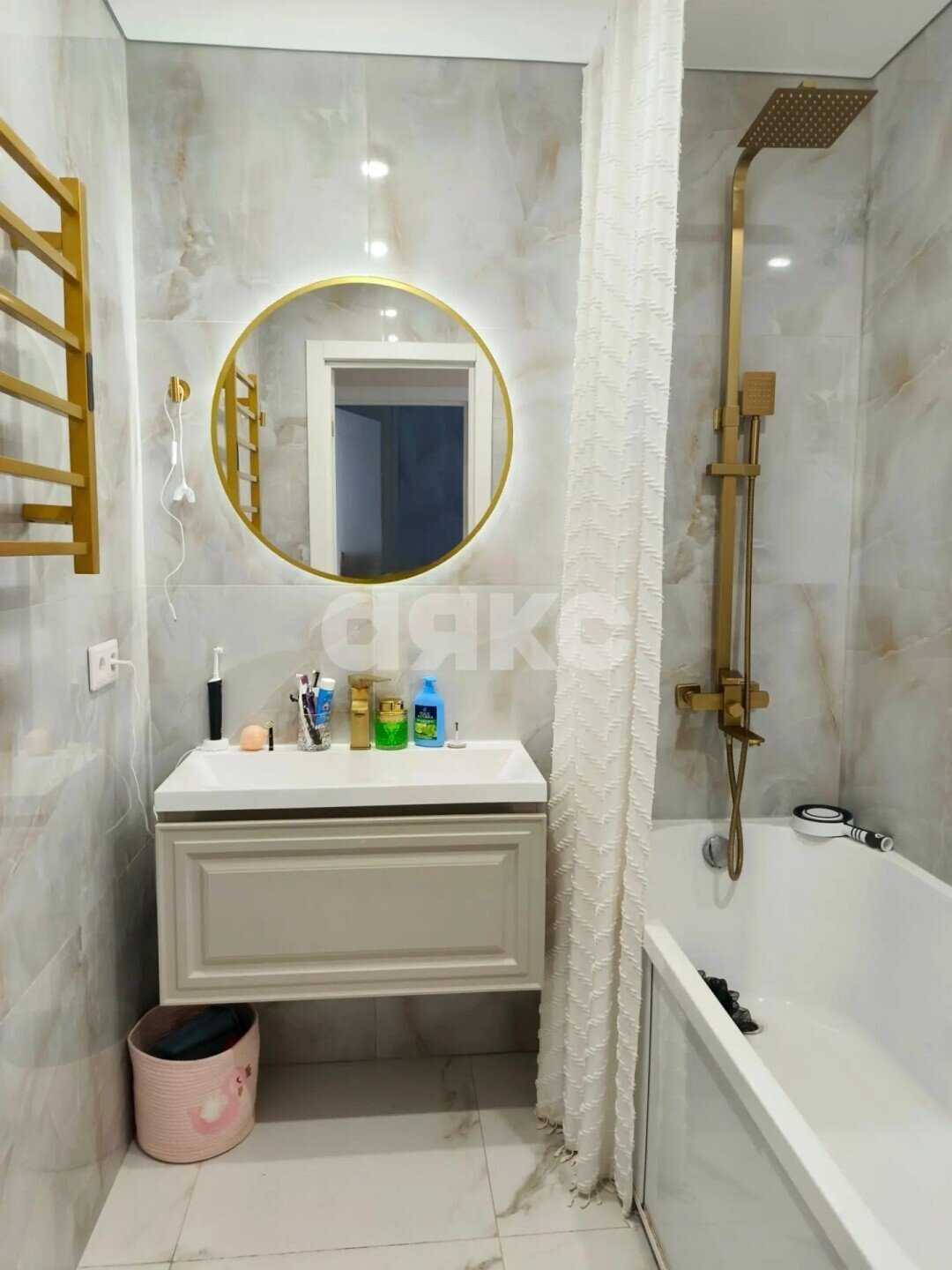 Фото №25: 3-комнатная квартира 55&nbsp;м², 9/10&nbsp;эт. - Волгоград, Кировский, мкр. ЖК Колизей, ул. 70-летия Победы, 25