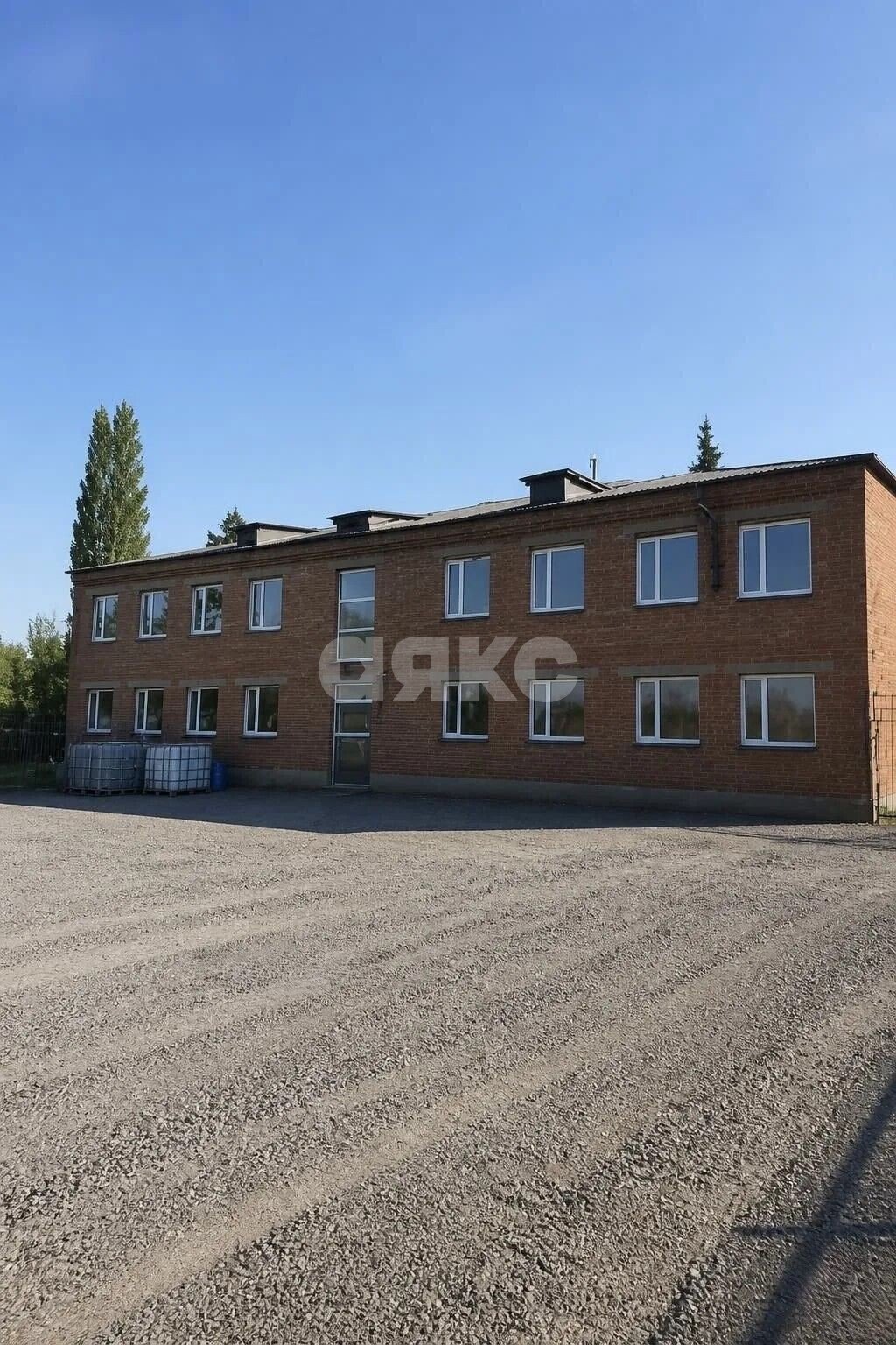 Фото №2: Коммерция 623&nbsp;м², 1/2&nbsp;эт. - Новошахтинск, ул. Войкова, 41Д