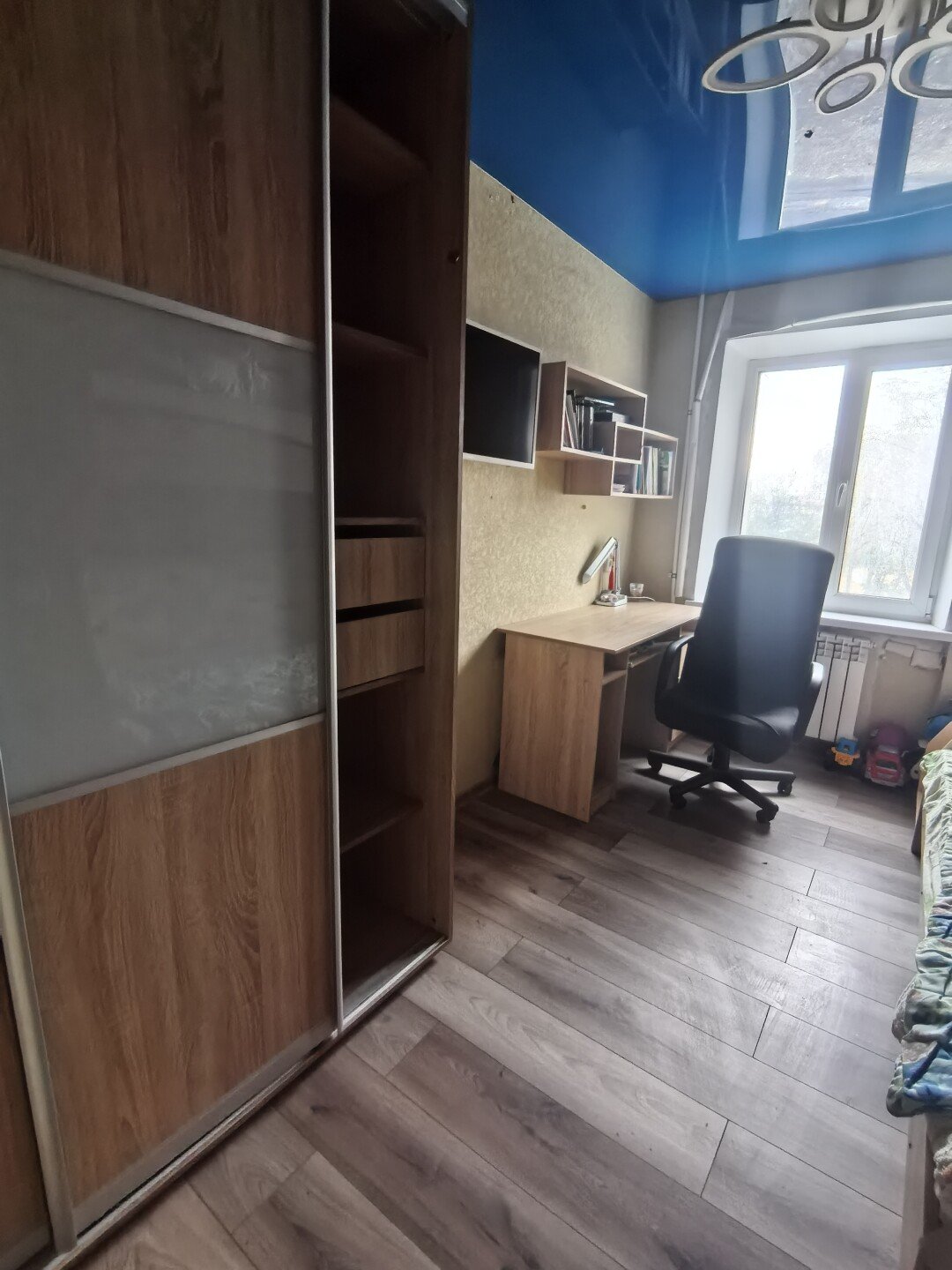 Фото №7: 3-комнатная квартира 51&nbsp;м², 2/5&nbsp;эт. - Мариуполь, р. Жовтневый, пр-кт Строителей, 111