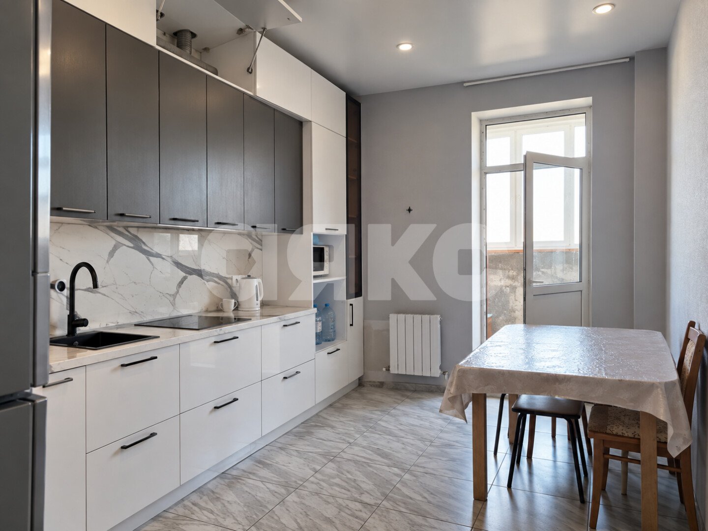 Фото №1: 2-комнатная квартира 80&nbsp;м², 11/16&nbsp;эт. - Батайск, мкр. Северный, ул. Северный Массив, 16
