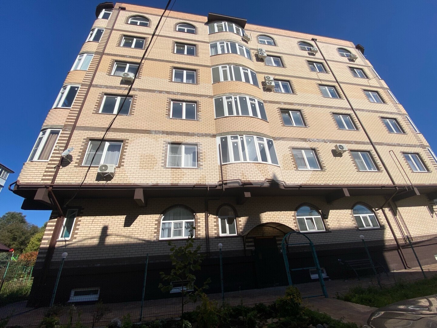 Фото №1: 1-комнатная квартира 40&nbsp;м², 3/6&nbsp;эт. - Горячий Ключ, мкр. Администрация, ул. Ленина, 199Б