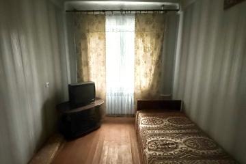 Фото №1: 3-комнатная квартира 48&nbsp;м², 1/5&nbsp;эт. - Мариуполь, р. Ильичёвский, ул. Сеченова, 98