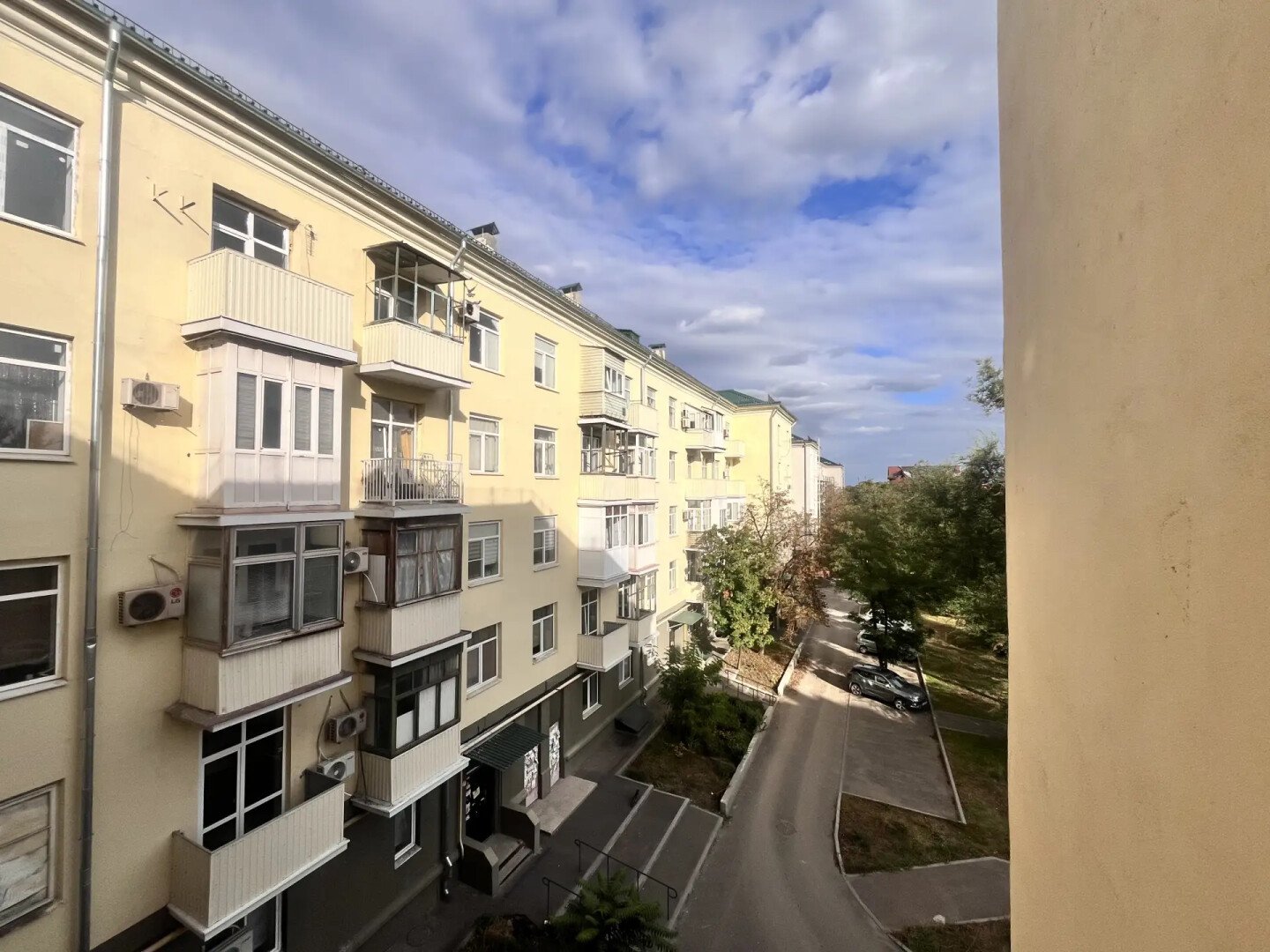 Фото №1: 2-комнатная квартира 49&nbsp;м², 4/5&nbsp;эт. - Мариуполь, р. Ильичёвский, пр-кт Ильича, 140