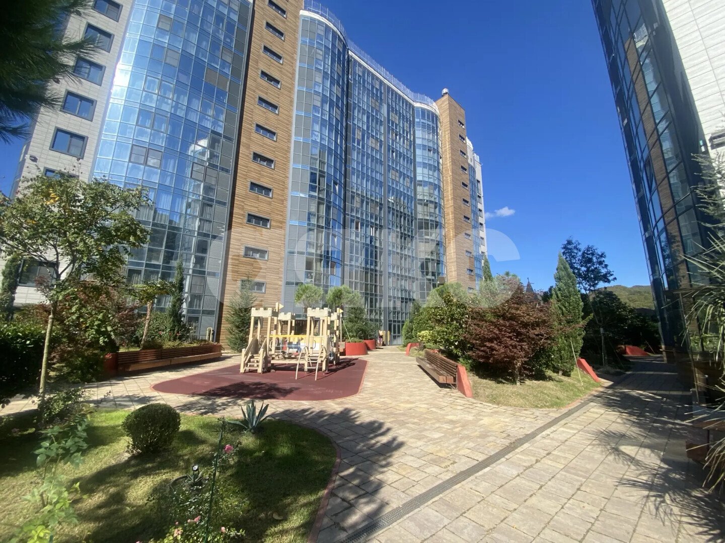 Фото №1: 1-комнатная квартира 43&nbsp;м², 3/11&nbsp;эт. - Небуг, ул. Газовиков, 3А/3