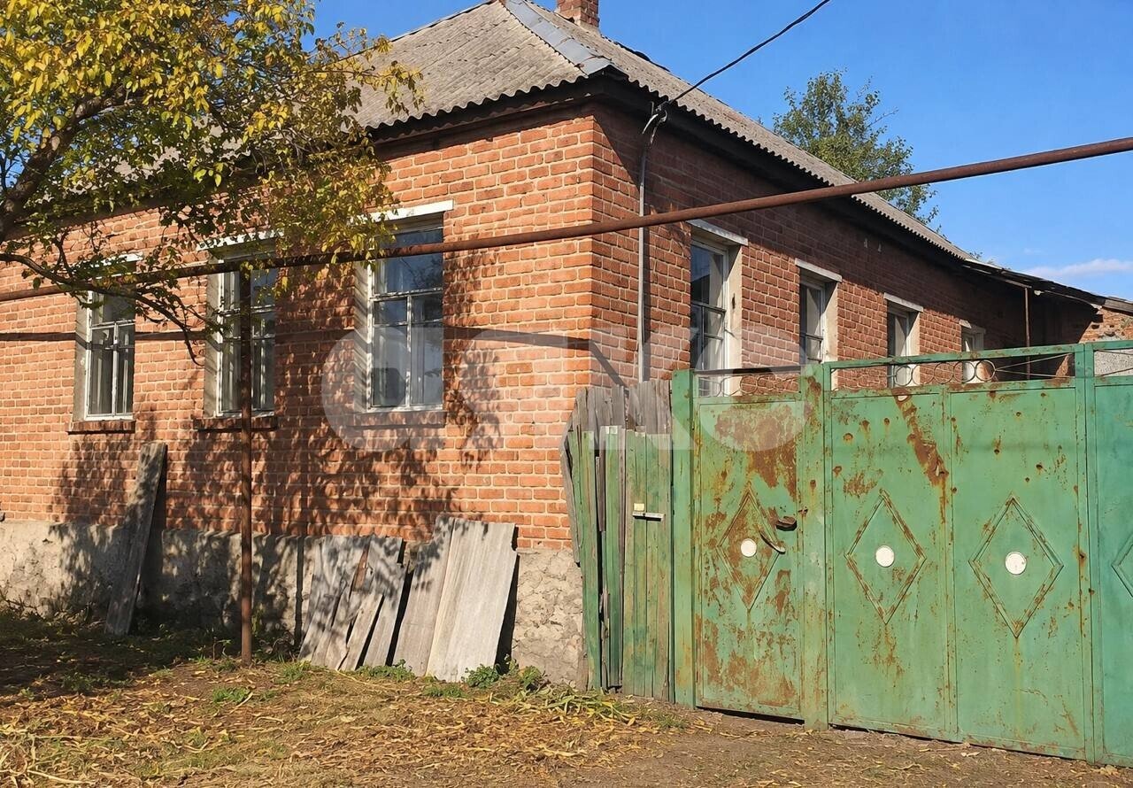 Фото №1: Дом 71&nbsp;м² + 9&nbsp;сот., 1&nbsp;эт. - Станица Луганская, ул. Чапаева, 62