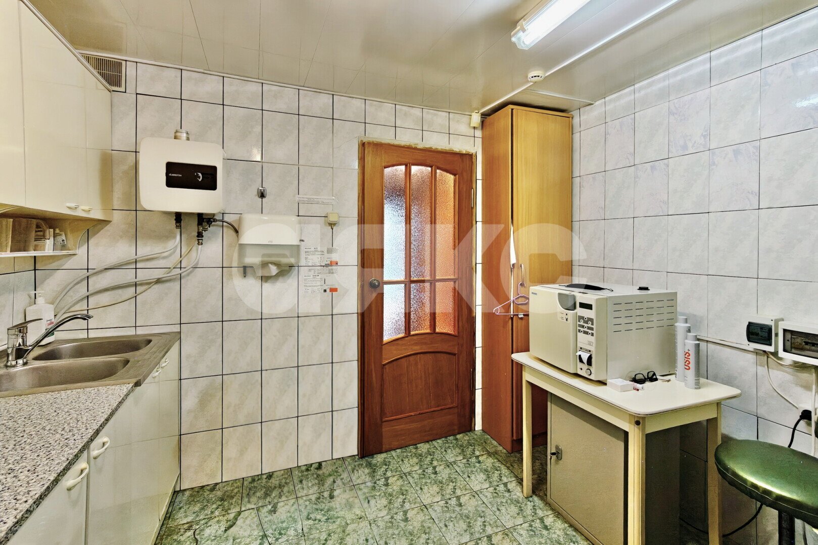 Фото №8: Коммерция 60&nbsp;м², 1/9&nbsp;эт. - Архипо-Осиповка, пер. Славянский, 3А