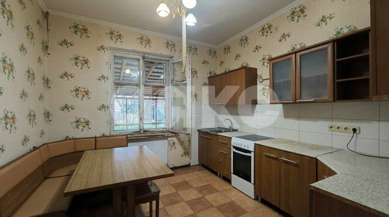 Фото №1: Дом 197&nbsp;м² + 16&nbsp;сот., 2&nbsp;эт. - Саратовская, пер. Мостовой