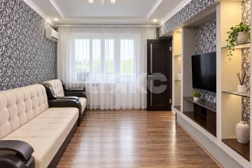 Фото №1: 3-комнатная квартира 71 м², 5/5 эт. - Новокубанск, ул. Ленина, 31