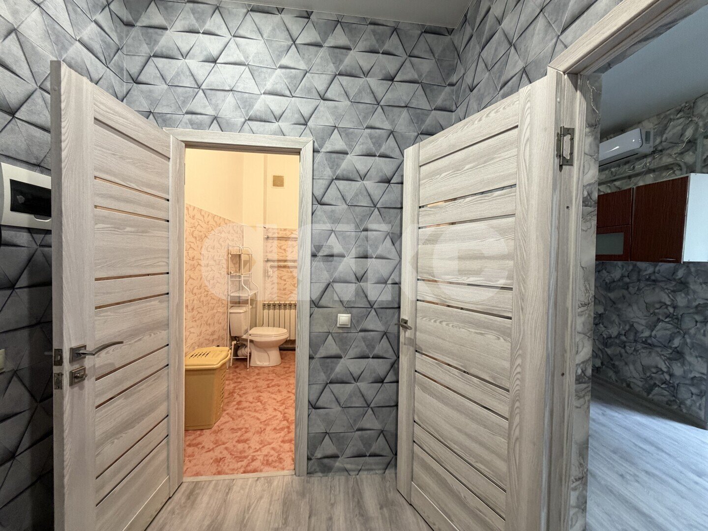 Фото №3: 1-комнатная квартира 38&nbsp;м², 1/3&nbsp;эт. - Кореновск, ул. Коммунистическая, 7Г