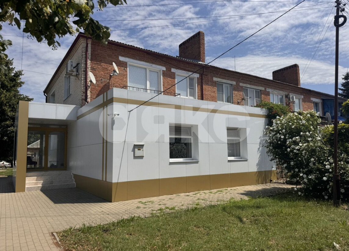 Фото №2: 3-комнатная квартира 68&nbsp;м², 1/2&nbsp;эт. - Курганинск, ул. 50 лет Октября, 1А