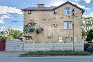 Фото №1: Коммерция 501 м², 1/3 эт. - Анапа, пр-кт Пионерский, 141кв2