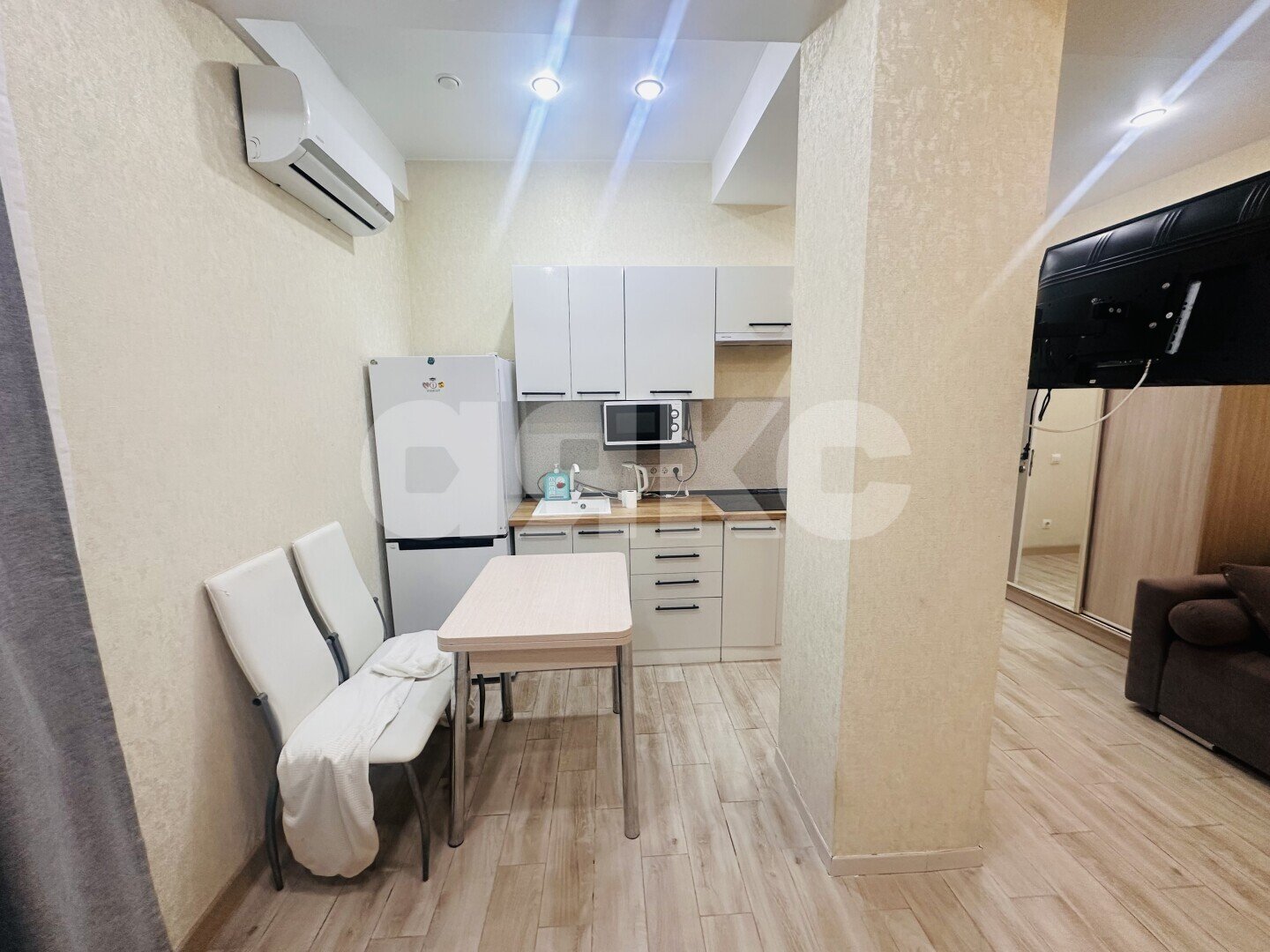 Фото №4: 1-комнатная квартира 28&nbsp;м², 2/3&nbsp;эт. - Сочи, Хостинский, мкр. Соболевка, ул. Молодогвардейская, 2/6Г