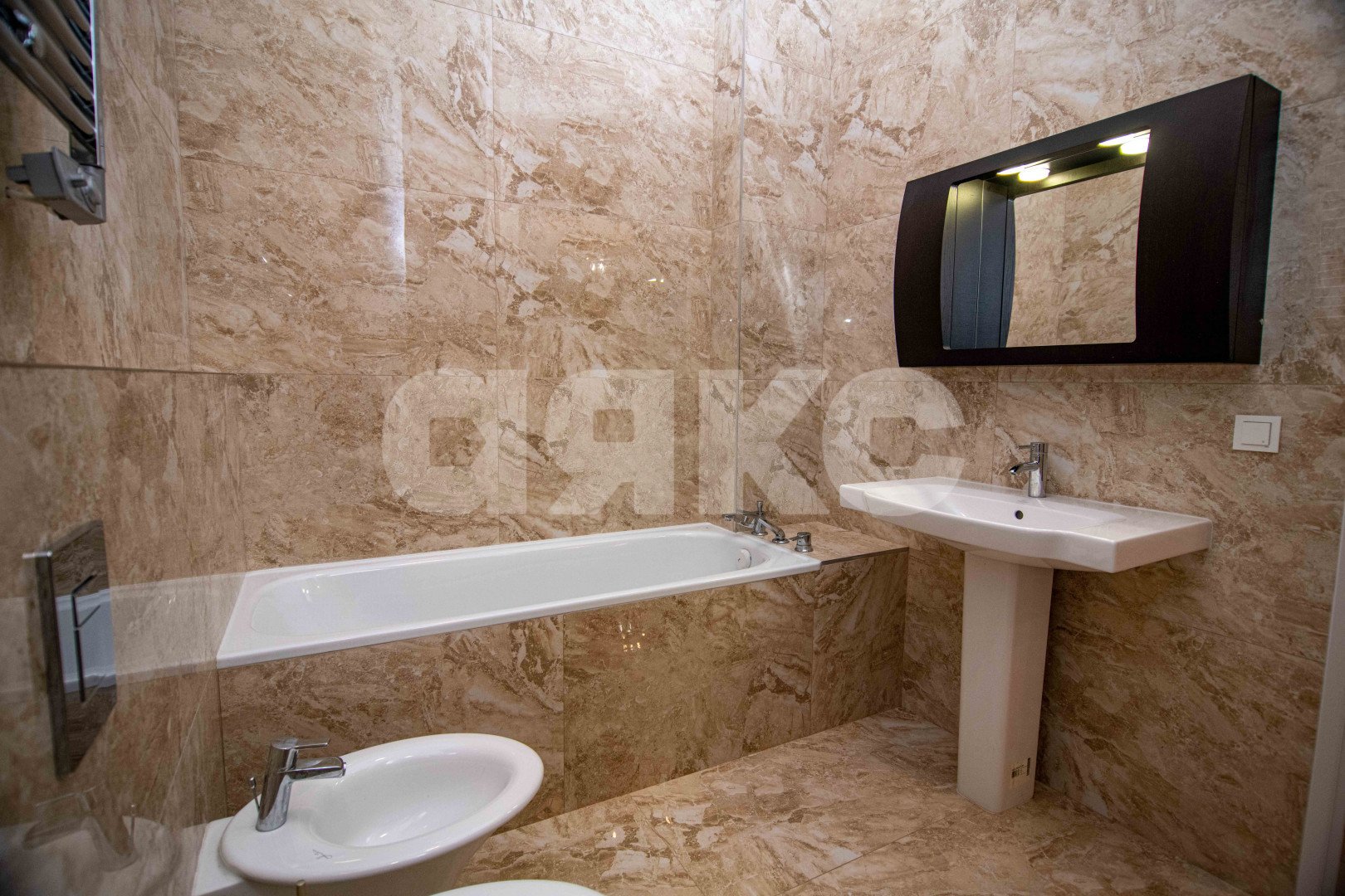 Фото №23: 3-комнатная квартира 110&nbsp;м², 1/17&nbsp;эт. - Геленджик, Толстый Мыс, мкр. жилой комплекс Акватория, ул. Крымская, 3к4