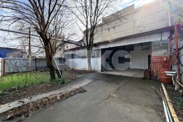 Фото №1: Коммерция 200&nbsp;м², 1/2&nbsp;эт. - Майкоп, ул. Юннатов, 9С