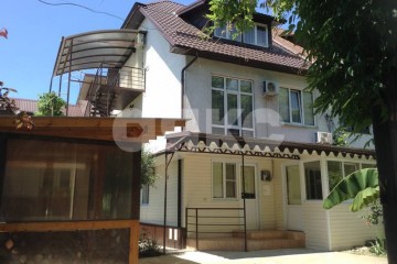 Фото №1: Дом 322 м² + 3.14 сот., 3 эт. - Сочи, мкр. Чкаловский, ул. Ленина, 219/11