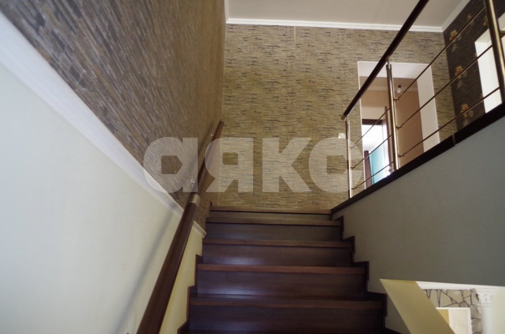 Фото №9: Дуплекс 258&nbsp;м² + 8.5&nbsp;сот., 2&nbsp;эт. - Горячий Ключ, мкр. Развилка, ул. Строителей