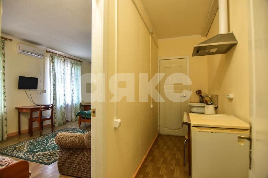 Фото №9: Дом 700&nbsp;м² + 6&nbsp;сот., 3&nbsp;эт. - Геленджик, мкр. Голубая Бухта, ул. Кипарисовая, 9