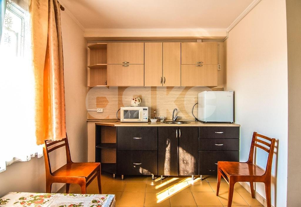 Фото №2: Дом 700&nbsp;м² + 6&nbsp;сот., 3&nbsp;эт. - Геленджик, мкр. Голубая Бухта, ул. Кипарисовая, 9