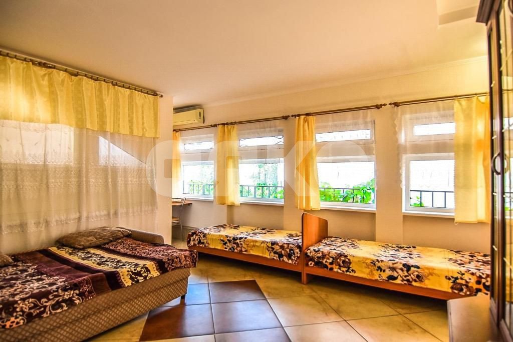 Фото №26: Дом 700&nbsp;м² + 6&nbsp;сот., 3&nbsp;эт. - Геленджик, мкр. Голубая Бухта, ул. Кипарисовая, 9