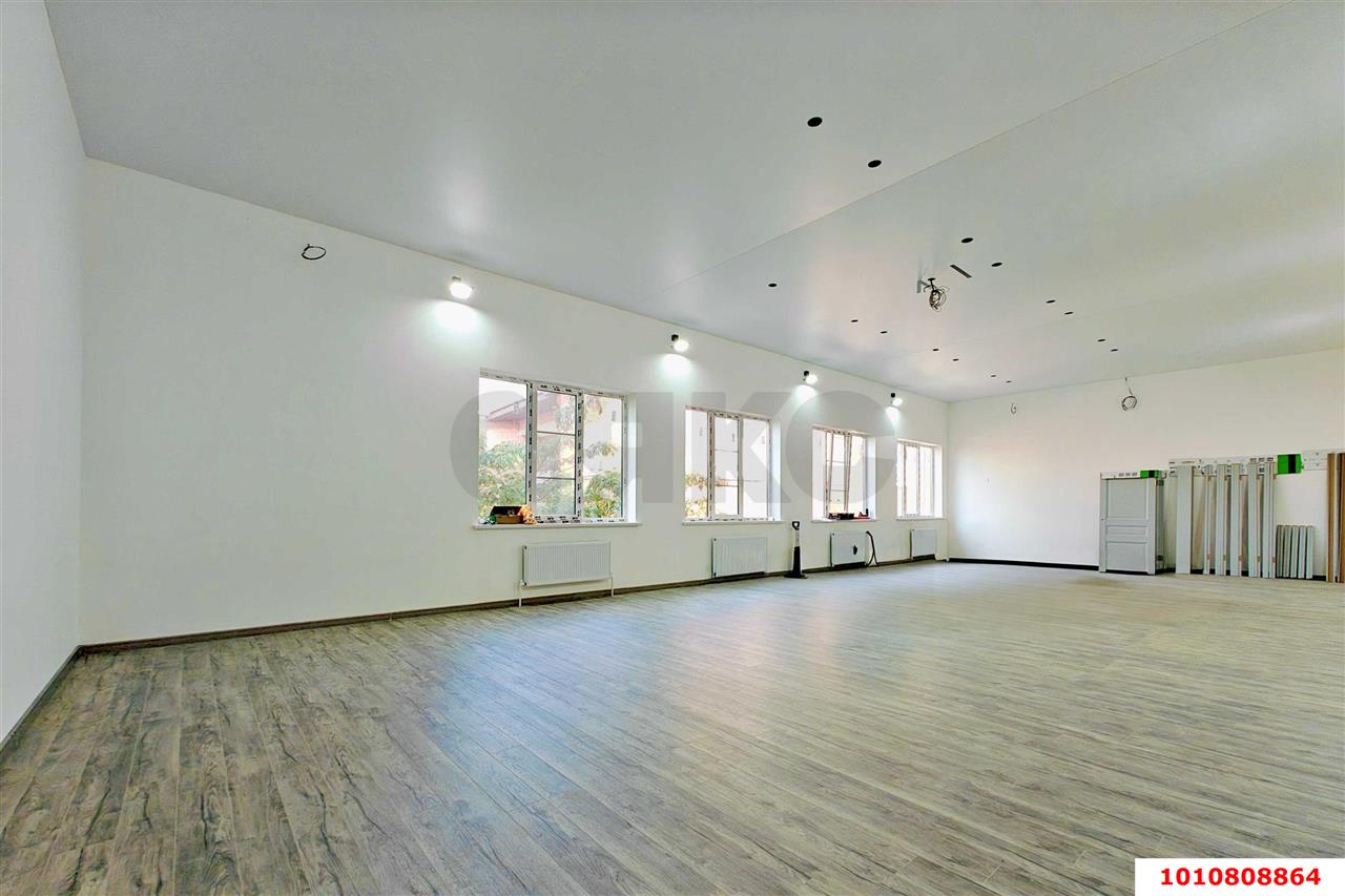 Фото №7: Отдельное здание 1500&nbsp;м², 1/3&nbsp;эт. - Краснодар, Прикубанский внутригородской округ, мкр. Музыкальный, ул. Агрохимическая, 18