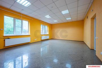 Фото №1: Отдельное здание 230&nbsp;м², 4&nbsp;эт. - Краснодар, мкр. Гидростроителей, ул. имени Дмитрия Благоева, 24