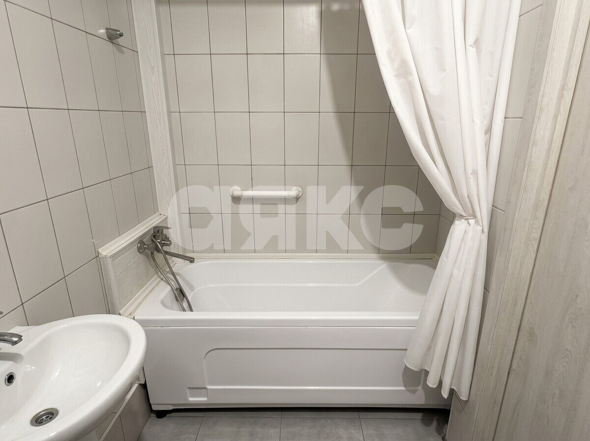 Фото №6: 1-комнатная квартира 55&nbsp;м², 10/15&nbsp;эт. - Батайск, мкр. Северный, ул. Северный Массив, 16