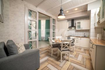 Фото №1: 2-комнатная квартира 74&nbsp;м², 2/8&nbsp;эт. - Геленджик, мкр. жилой комплекс Черноморский, ул. Крымская, 19к7