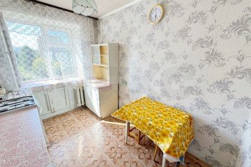 Фото №2: 3-комнатная квартира 57 м² - Нижнекамск, мкр. 10-й, ул. Гагарина, 28