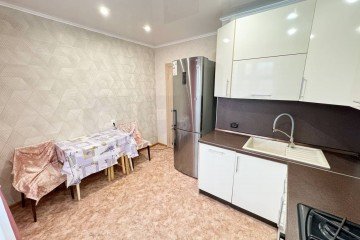 Фото №2: 3-комнатная квартира 81 м² - Нижнекамск, мкр. 34-й, ул. Студенческая, 32