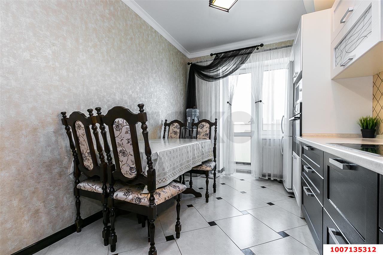Фото №2: 1-комнатная квартира 40&nbsp;м², 5/10&nbsp;эт. - Краснодар, Центральный внутригородской округ, Покровка, мкр. Центральный, ул. Карасунская набережная, 99
