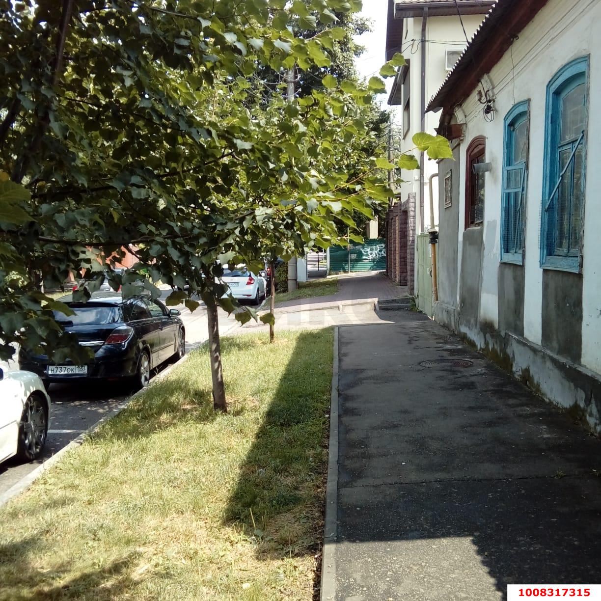 Фото №2: 2-комнатная квартира 45&nbsp;м², 1/1&nbsp;эт. - Краснодар, Западный внутригородской округ, мкр. Центральный, ул. Фрунзе, 38