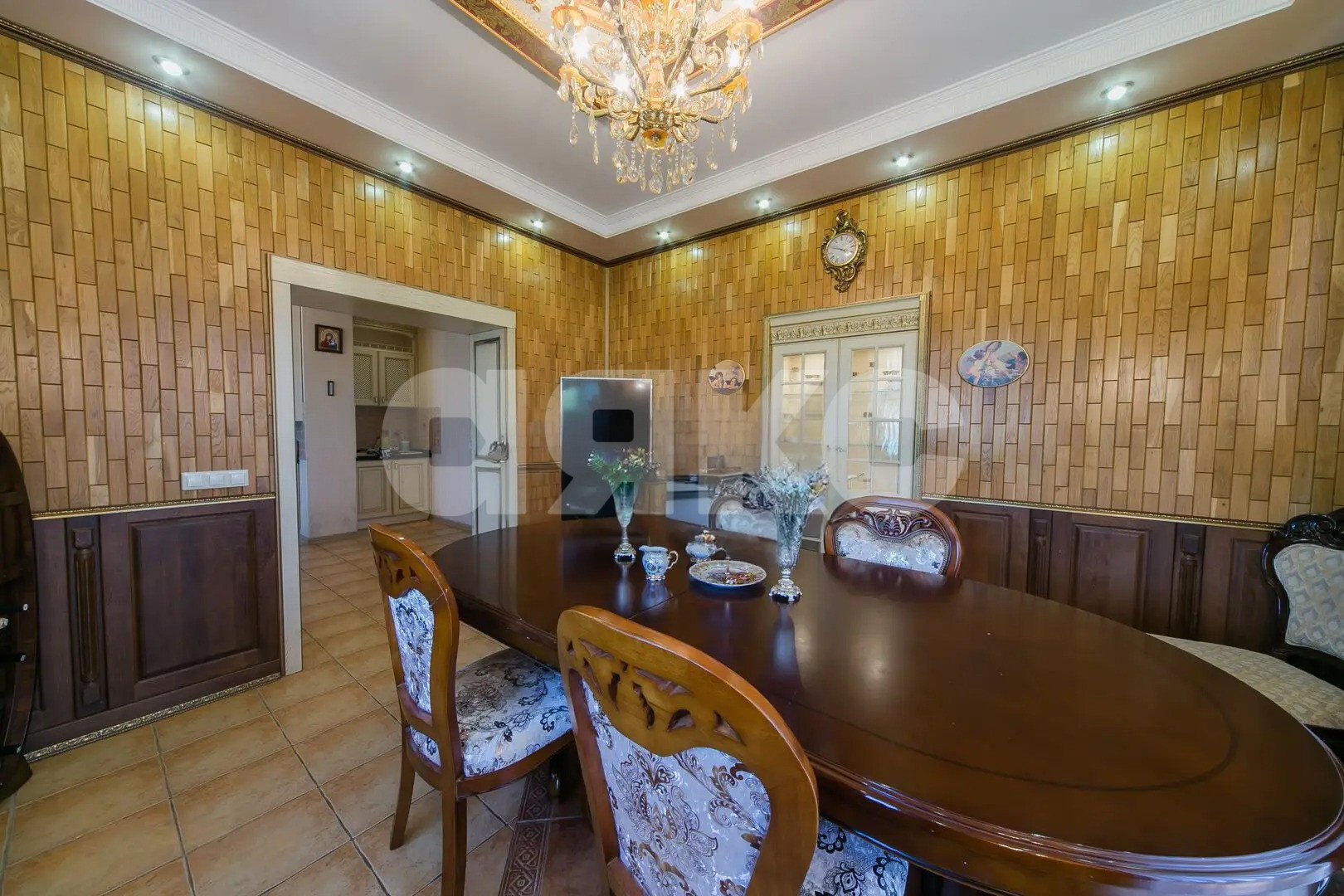 Фото №5: 5+-комнатная квартира 250&nbsp;м², 3/4&nbsp;эт. - Геленджик, ул. Сипягина, 7