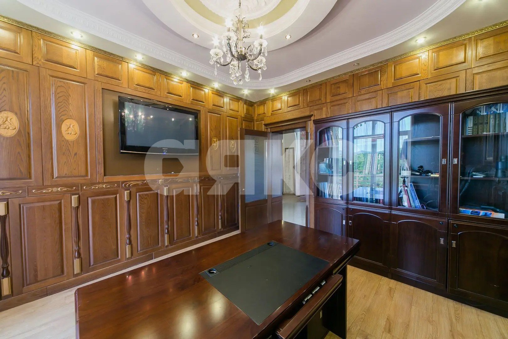 Фото №7: 5+-комнатная квартира 250&nbsp;м², 3/4&nbsp;эт. - Геленджик, ул. Сипягина, 7