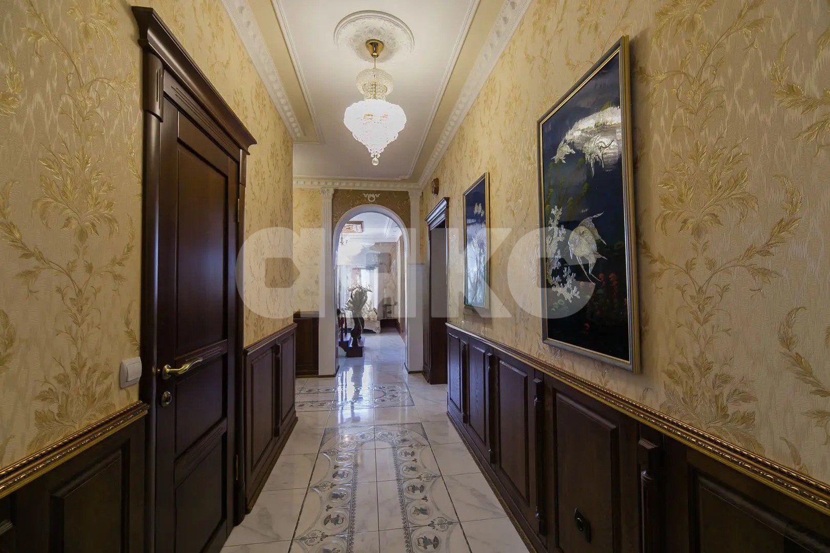 Фото №1: 5+-комнатная квартира 250&nbsp;м², 3/4&nbsp;эт. - Геленджик, ул. Сипягина, 7