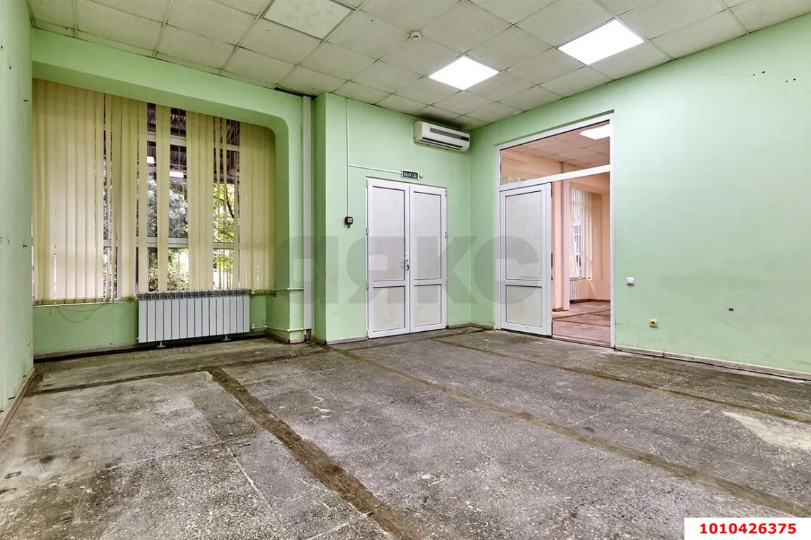 Фото №4: Торговое помещение 252 м² - Краснодар, Пашковский, ул. 1 Мая, 67