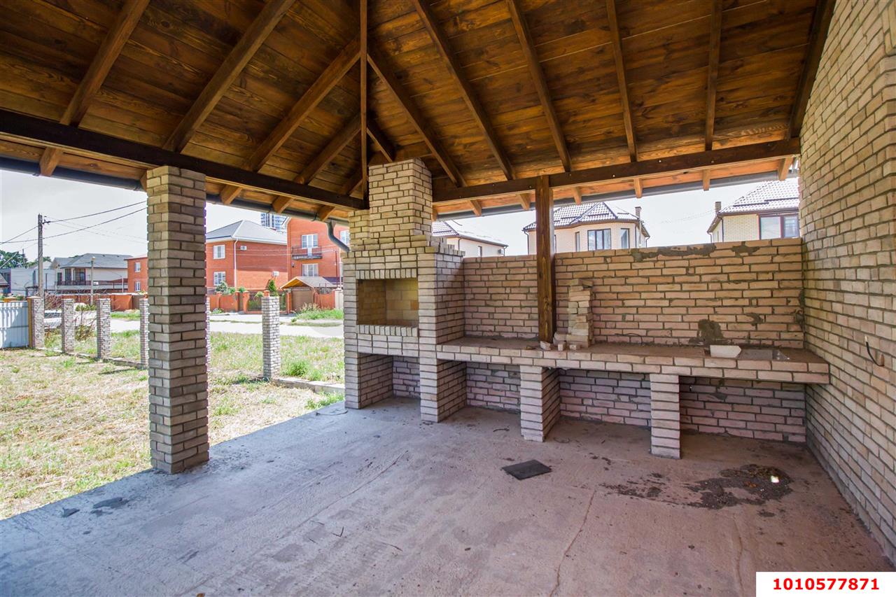 Фото №4: Дом 335&nbsp;м² + 6&nbsp;сот., 3&nbsp;эт. - Краснодар, Прикубанский внутригородской округ, Калинино, мкр. Завод Радиоизмерительных Приборов, ул. Брюховецкая, 32