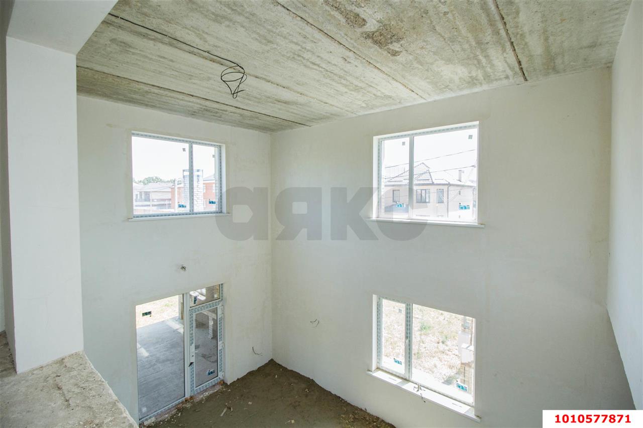 Фото №10: Дом 335&nbsp;м² + 6&nbsp;сот., 3&nbsp;эт. - Краснодар, Прикубанский внутригородской округ, Калинино, мкр. Завод Радиоизмерительных Приборов, ул. Брюховецкая, 32